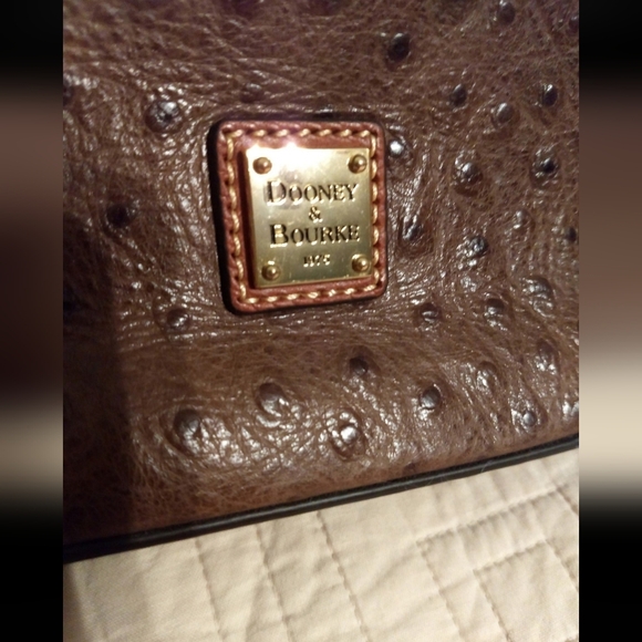 Dooney and Bourke Ostrich Small Zip Crossbody Signature Leather Collection Purse - Picture 2 of 12
